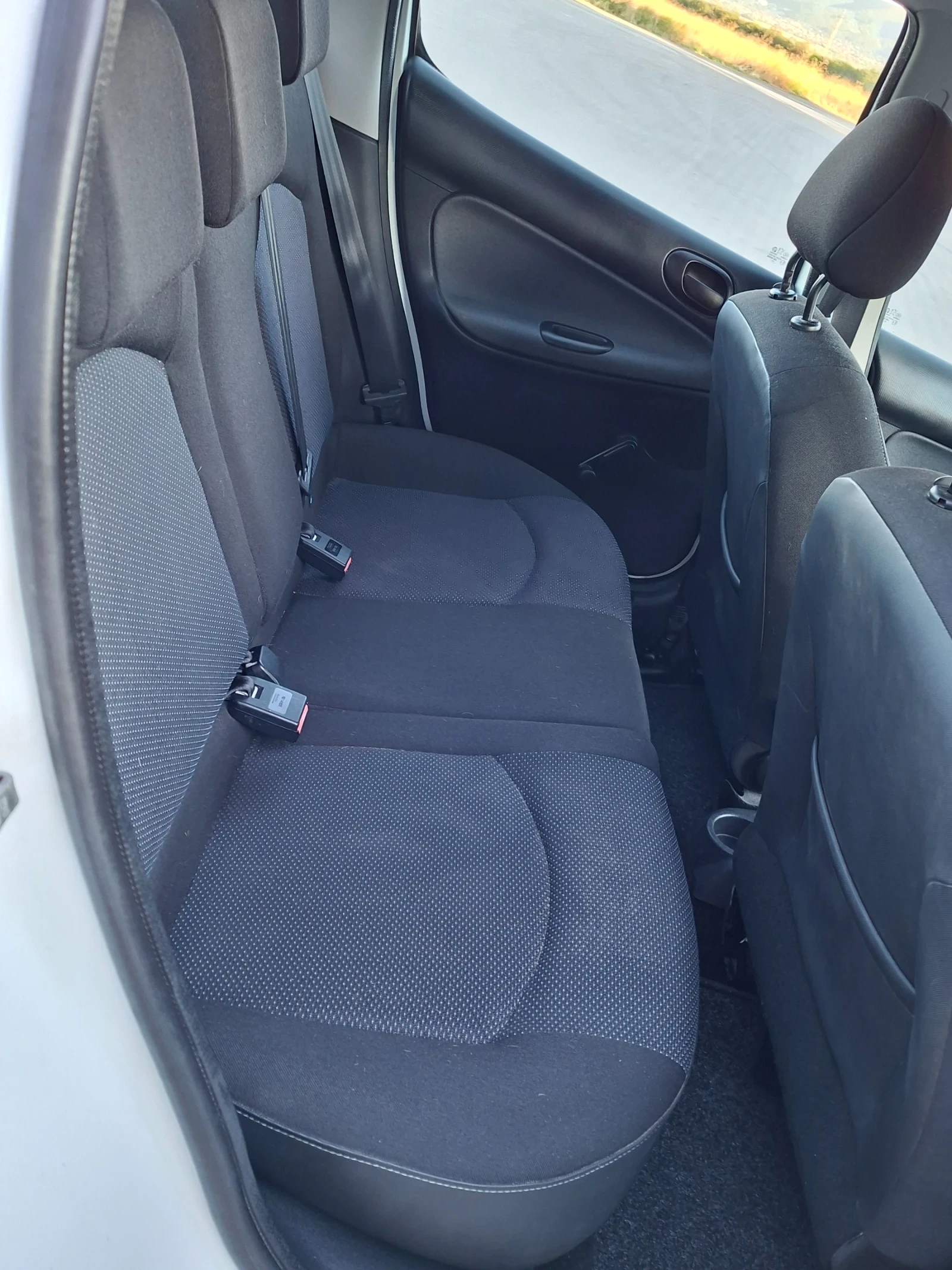 Peugeot 206 1.4i+ * (67кс)* FACELIFT* HOB BHOC* , снимка 17 - Автомобили и джипове - 56120761