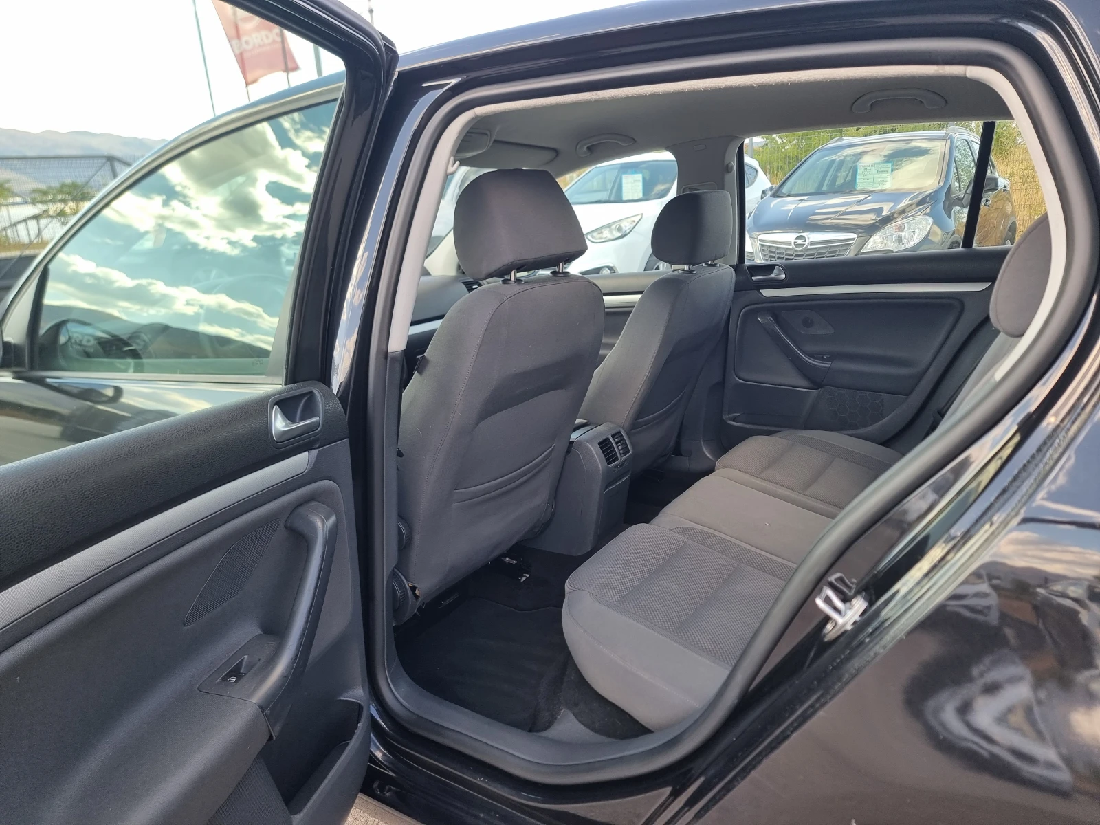 VW Golf 1.9TDI, снимка 11 - Автомобили и джипове - 56257174
