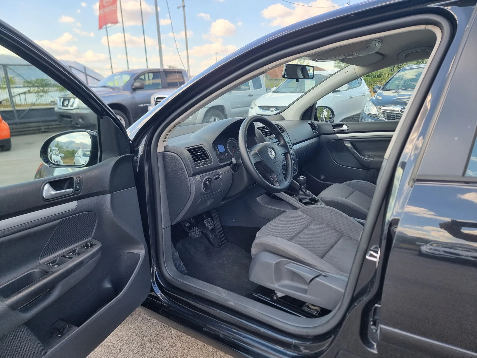 VW Golf 1.9TDI, снимка 10 - Автомобили и джипове - 56257174