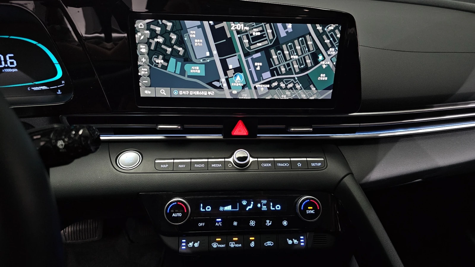 Hyundai Elantra 1.6 Modern, снимка 13 - Автомобили и джипове - 56325614