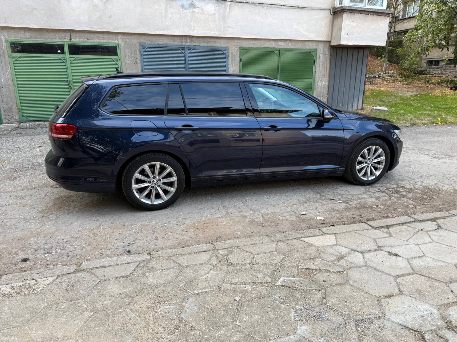 VW Passat 2.0 tdi, снимка 7 - Автомобили и джипове - 56642440