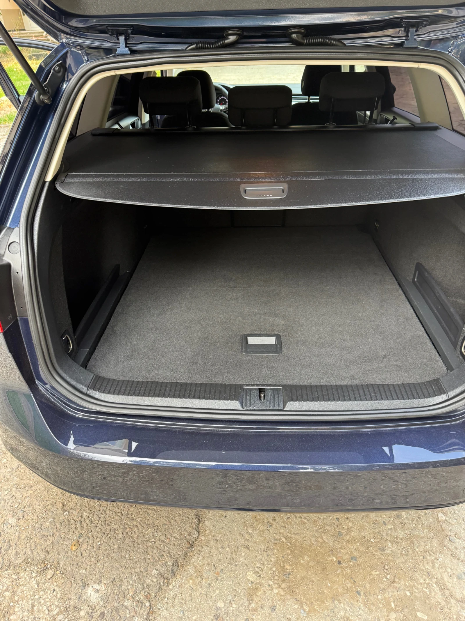 VW Passat 2.0 tdi, снимка 14 - Автомобили и джипове - 56642440