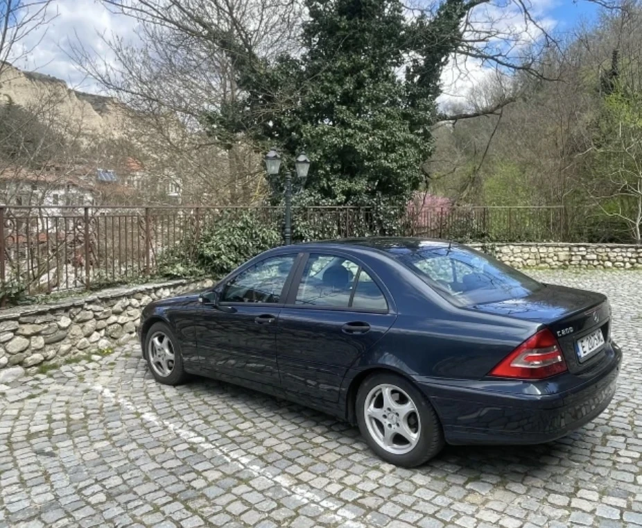 Mercedes-Benz C 200, снимка 2 - Автомобили и джипове - 56685951