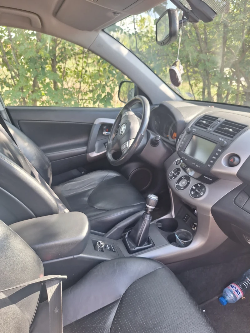 Toyota Rav4, снимка 6 - Автомобили и джипове - 47344367