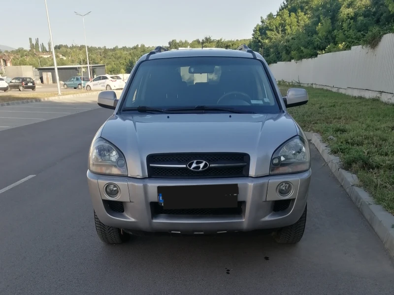 Hyundai Tucson 2.0 CRDi, снимка 2 - Автомобили и джипове - 51337551