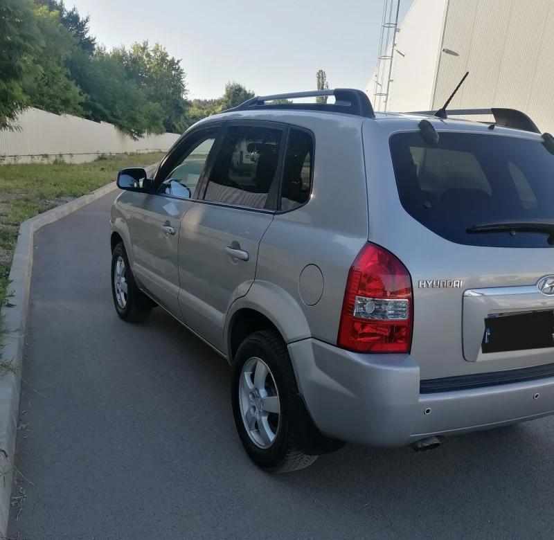 Hyundai Tucson 2.0 CRDi, снимка 7 - Автомобили и джипове - 51337551