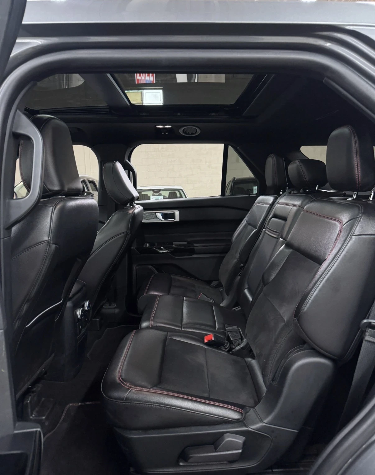 Ford Explorer ST-line * 4WD * 360 Камера * Carplay * Carfax * , снимка 6 - Автомобили и джипове - 54113520