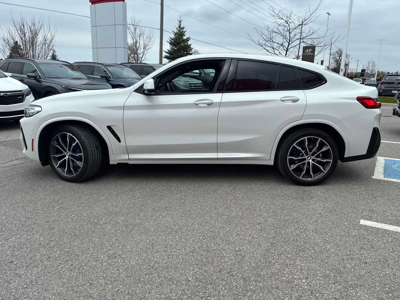 BMW X4 | ПОДГРЕВ | ПАНОРАМА | CARFAX | М ПАКЕТ | , снимка 2 - Автомобили и джипове - 54445283
