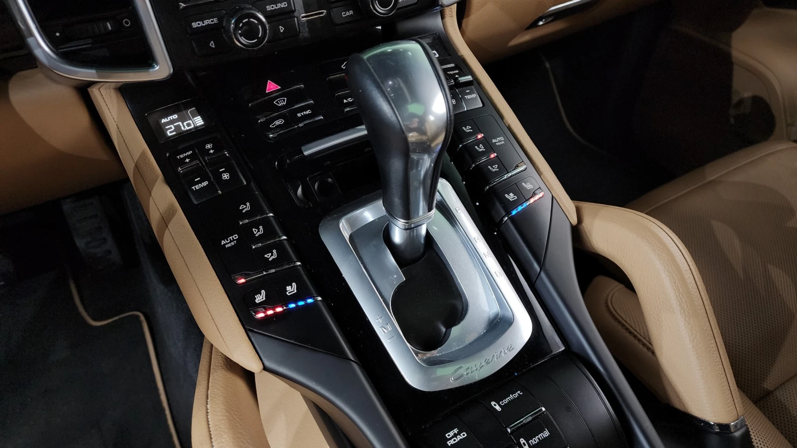 Porsche Cayenne Platinum Edition 3.0 Diesel 4WD, снимка 9 - Автомобили и джипове - 54511359