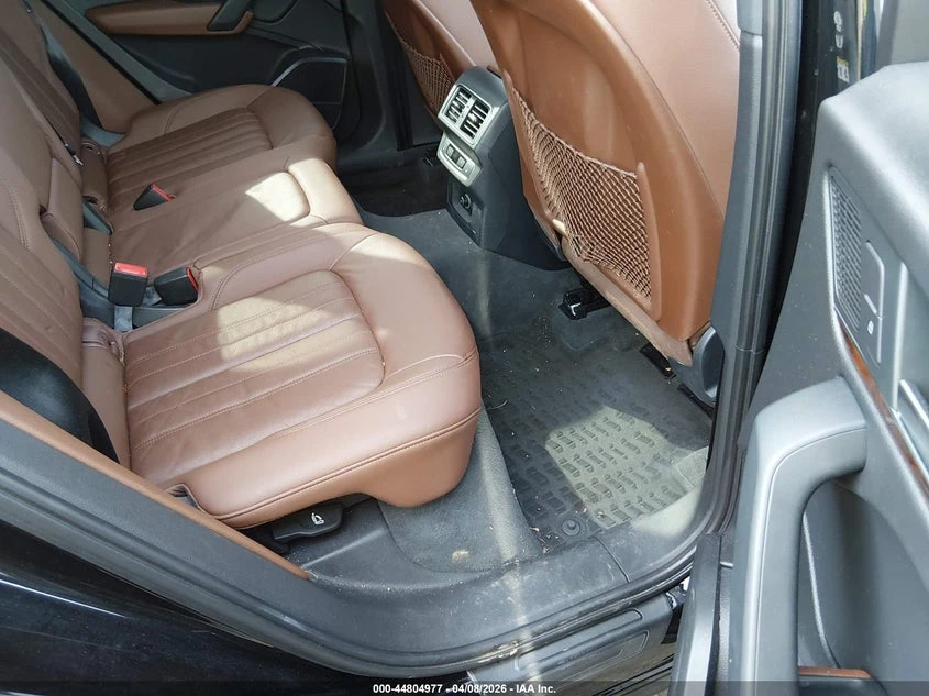 Audi Q5 2.0l 2.0T Premium, снимка 8 - Автомобили и джипове - 54759678