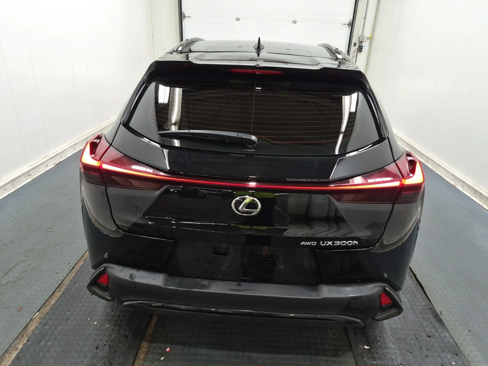 Lexus UX 300h F SPORT * NAVI * LED * BLIND SPOT * CARFAX * , снимка 5 - Автомобили и джипове - 54992076