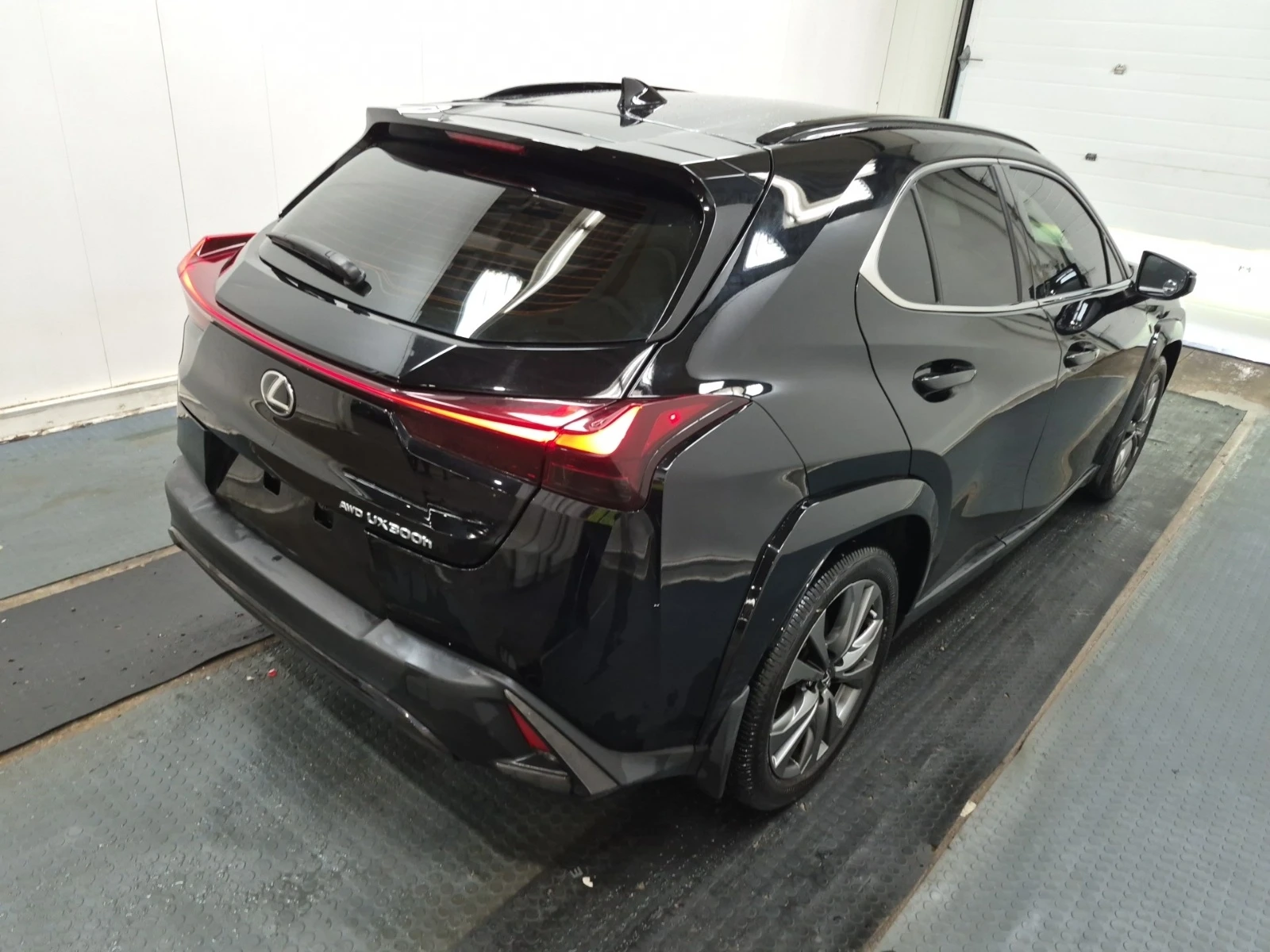 Lexus UX 300h F SPORT * NAVI * LED * BLIND SPOT * CARFAX * , снимка 4 - Автомобили и джипове - 54992076