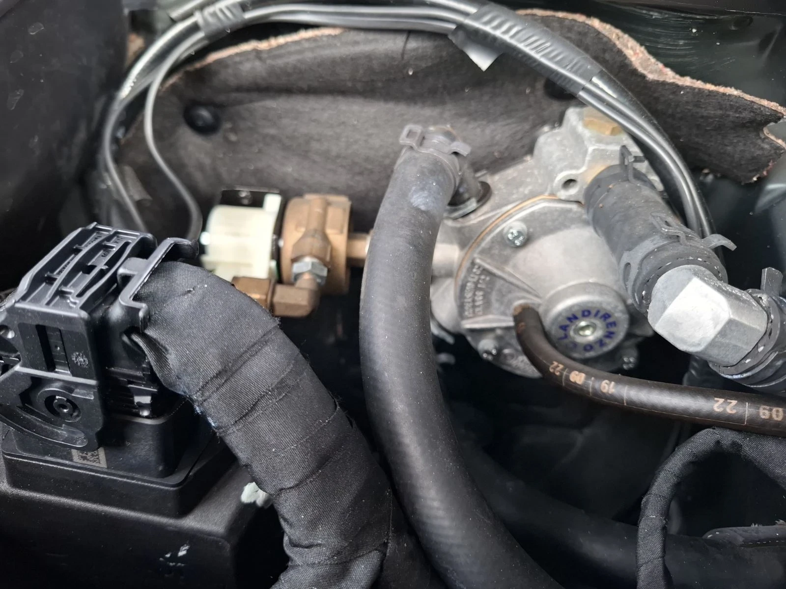 BMW X3 Газова инсталация Landirenzo, снимка 5 - Автомобили и джипове - 55138292