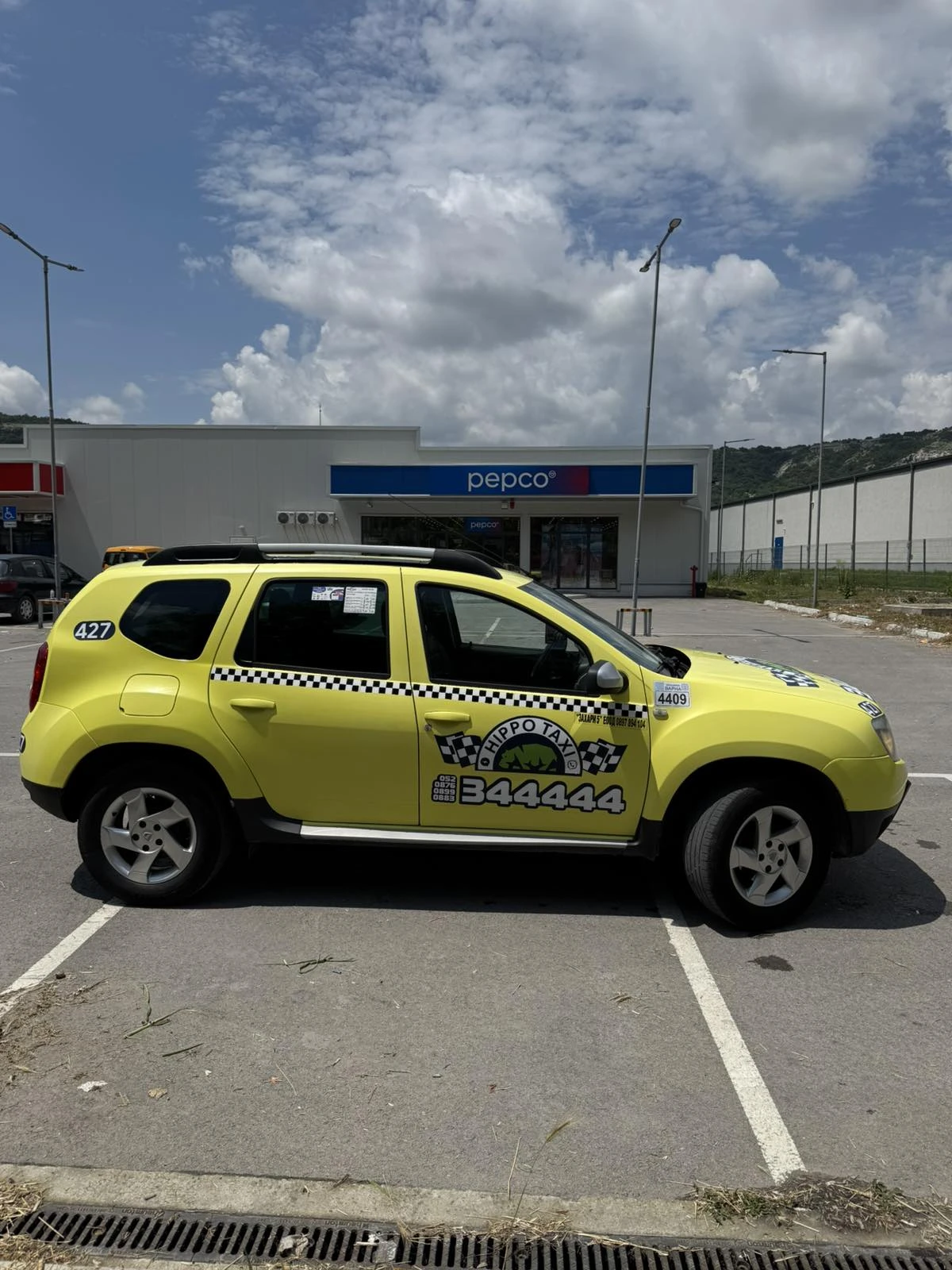 Dacia Duster 1.6, снимка 4 - Автомобили и джипове - 55838425