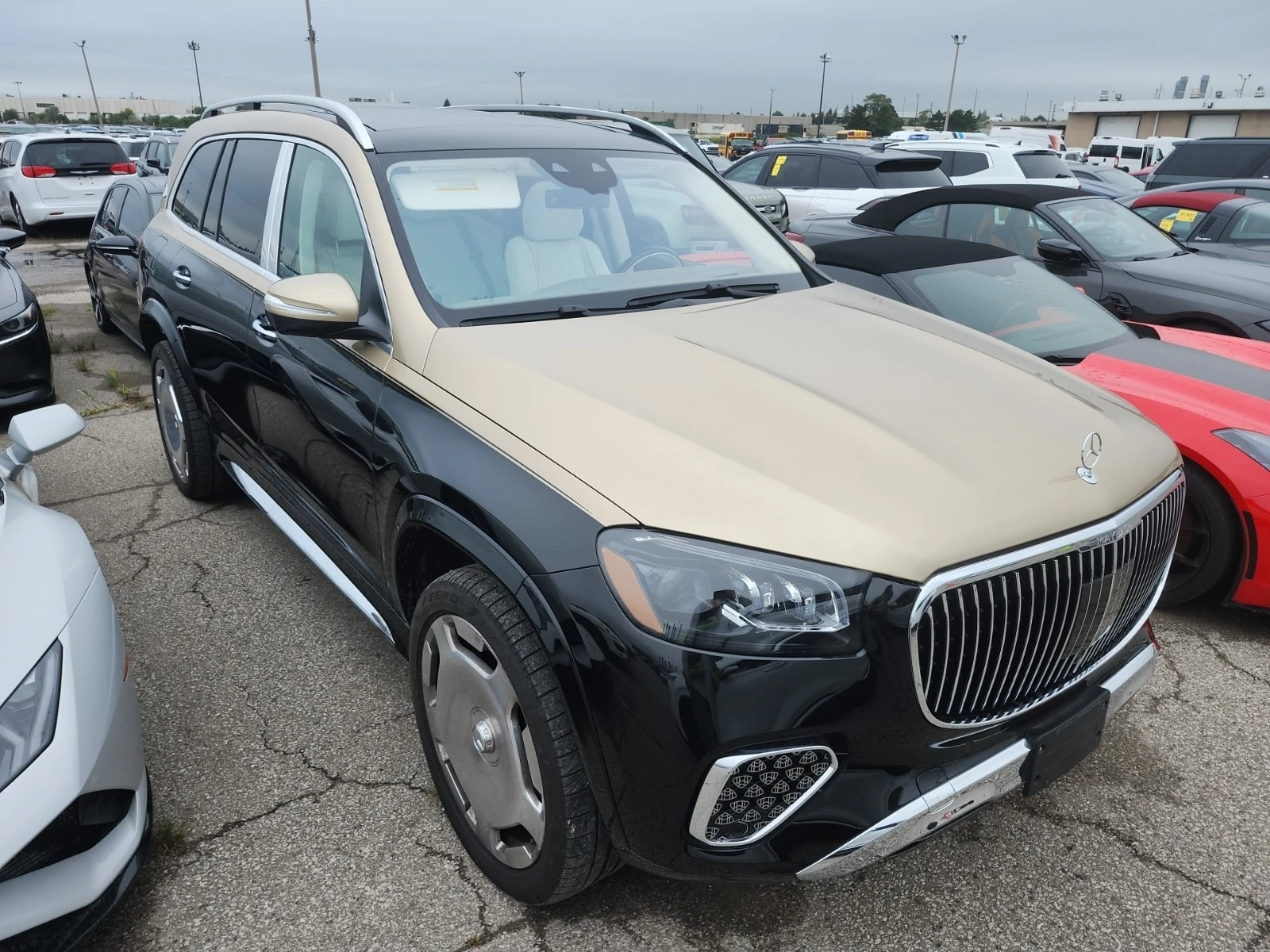Mercedes-Benz GLS 600 * MAYBACH 600 * ПЕРФЕКТНО ОБСЛУЖЕН , снимка 2 - Автомобили и джипове - 56076268