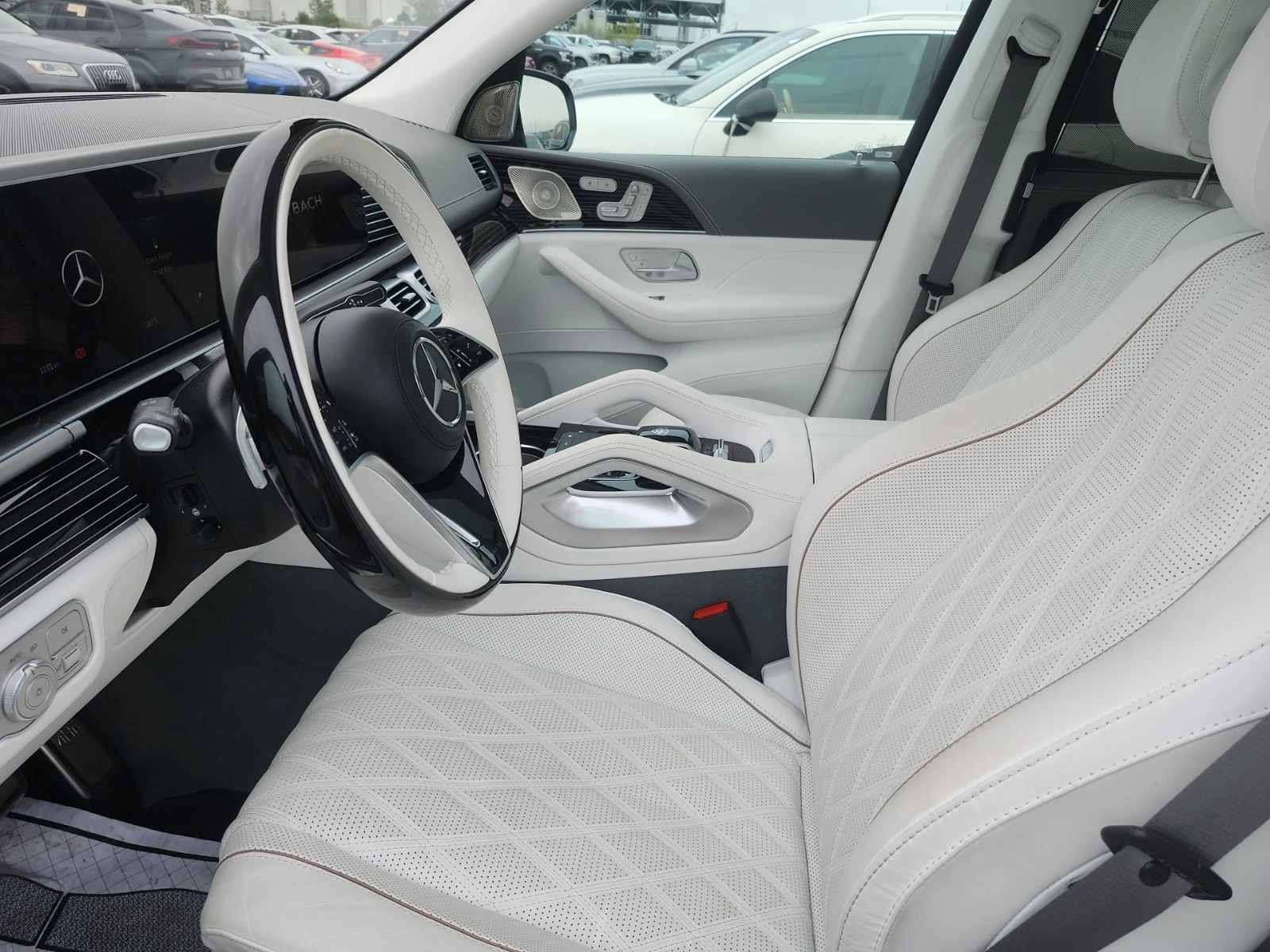 Mercedes-Benz GLS 600 * MAYBACH 600 * ПЕРФЕКТНО ОБСЛУЖЕН , снимка 8 - Автомобили и джипове - 56076268