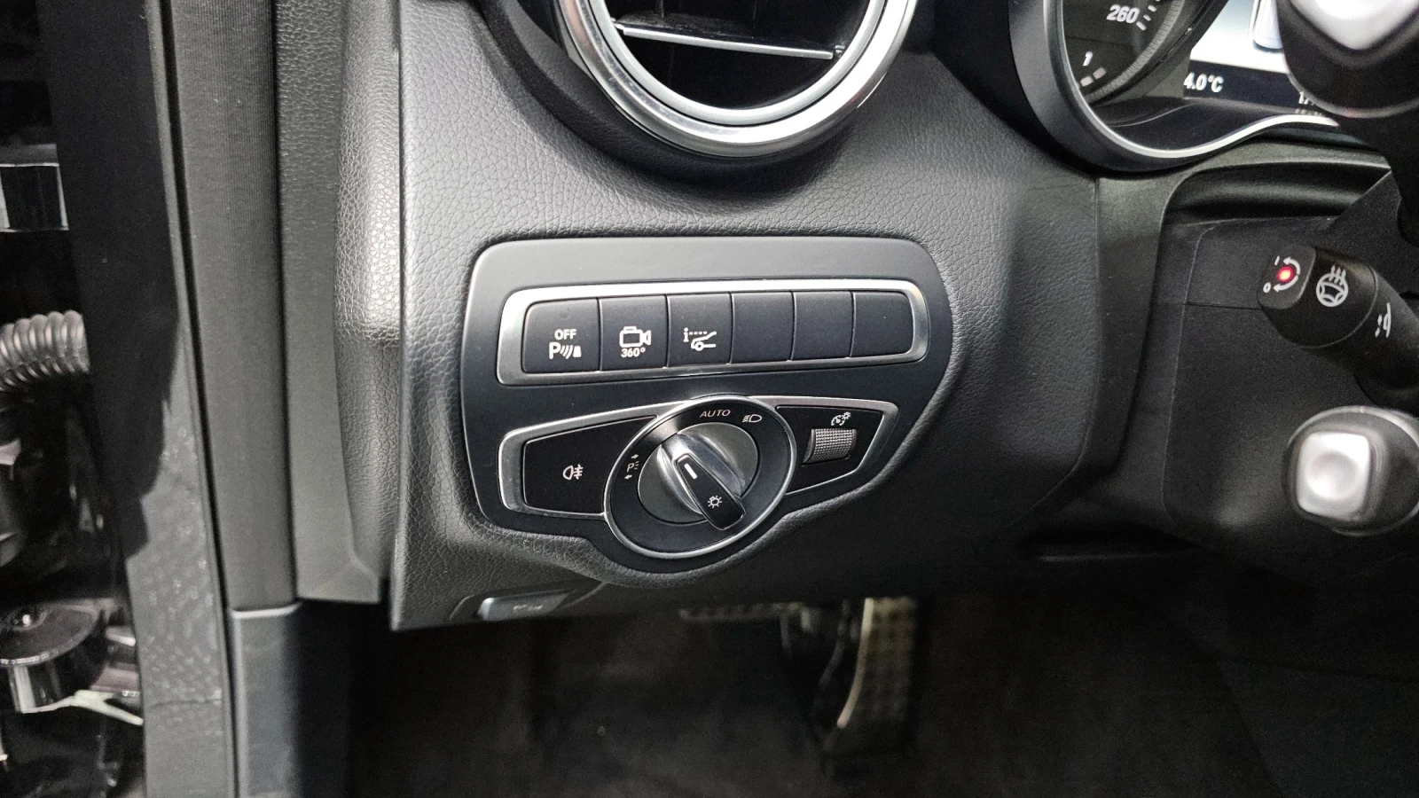 Mercedes-Benz GLC 300 GLC300 4MATIC AMG Line | HUD | 360  | ECS, снимка 12 - Автомобили и джипове - 56213055