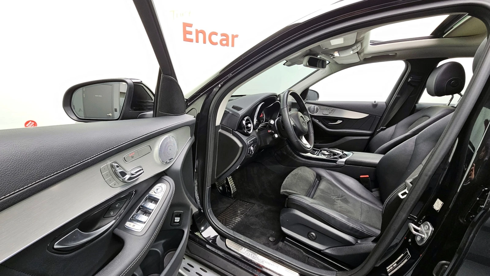 Mercedes-Benz GLC 300 GLC300 4MATIC AMG Line | HUD | 360  | ECS, снимка 9 - Автомобили и джипове - 56213055