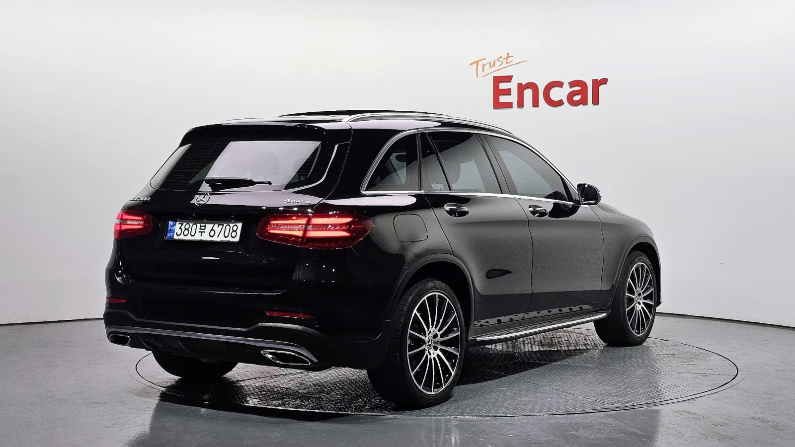 Mercedes-Benz GLC 300 GLC300 4MATIC AMG Line | HUD | 360  | ECS, снимка 2 - Автомобили и джипове - 56213055