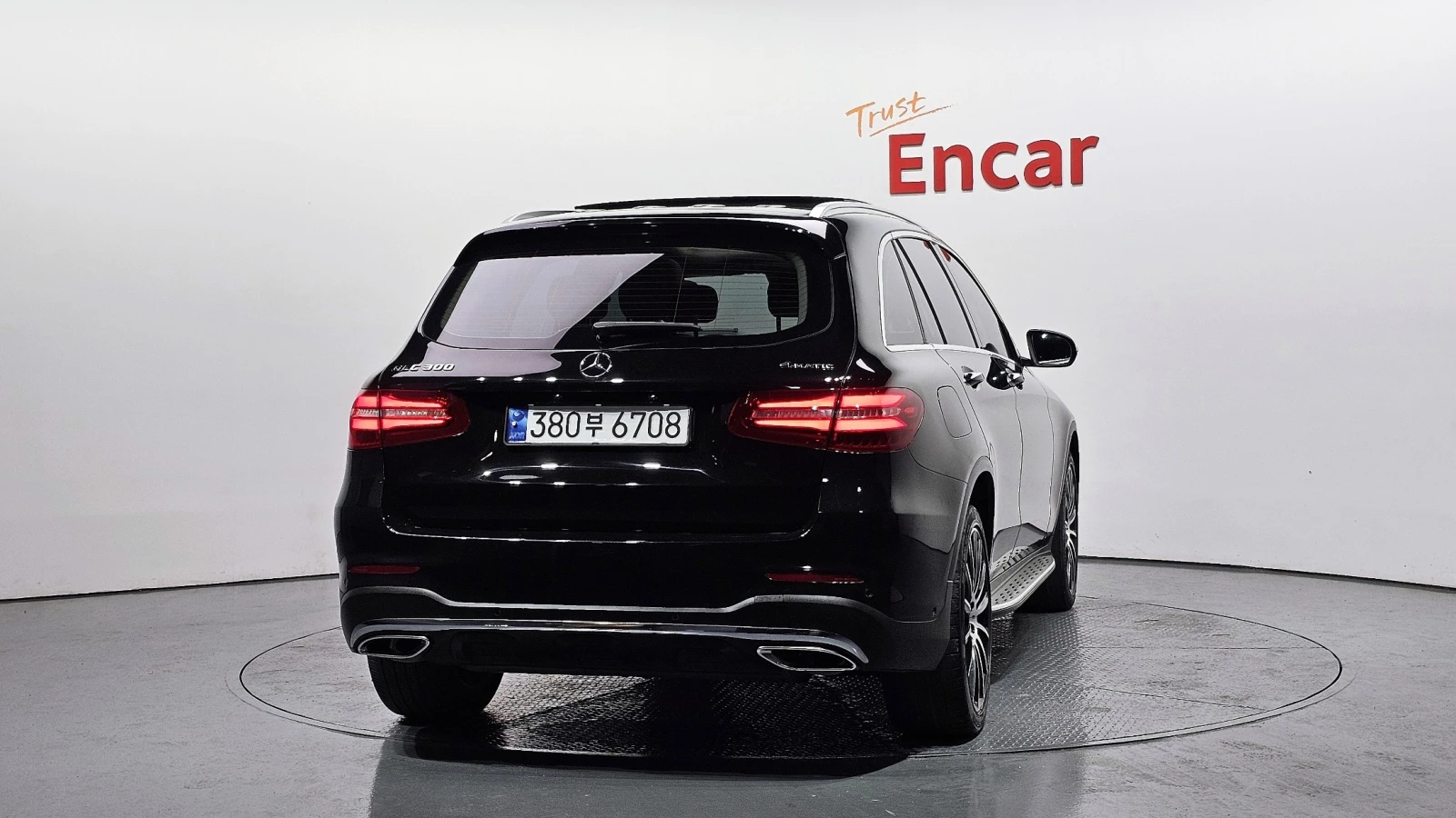 Mercedes-Benz GLC 300 GLC300 4MATIC AMG Line | HUD | 360  | ECS, снимка 4 - Автомобили и джипове - 56213055