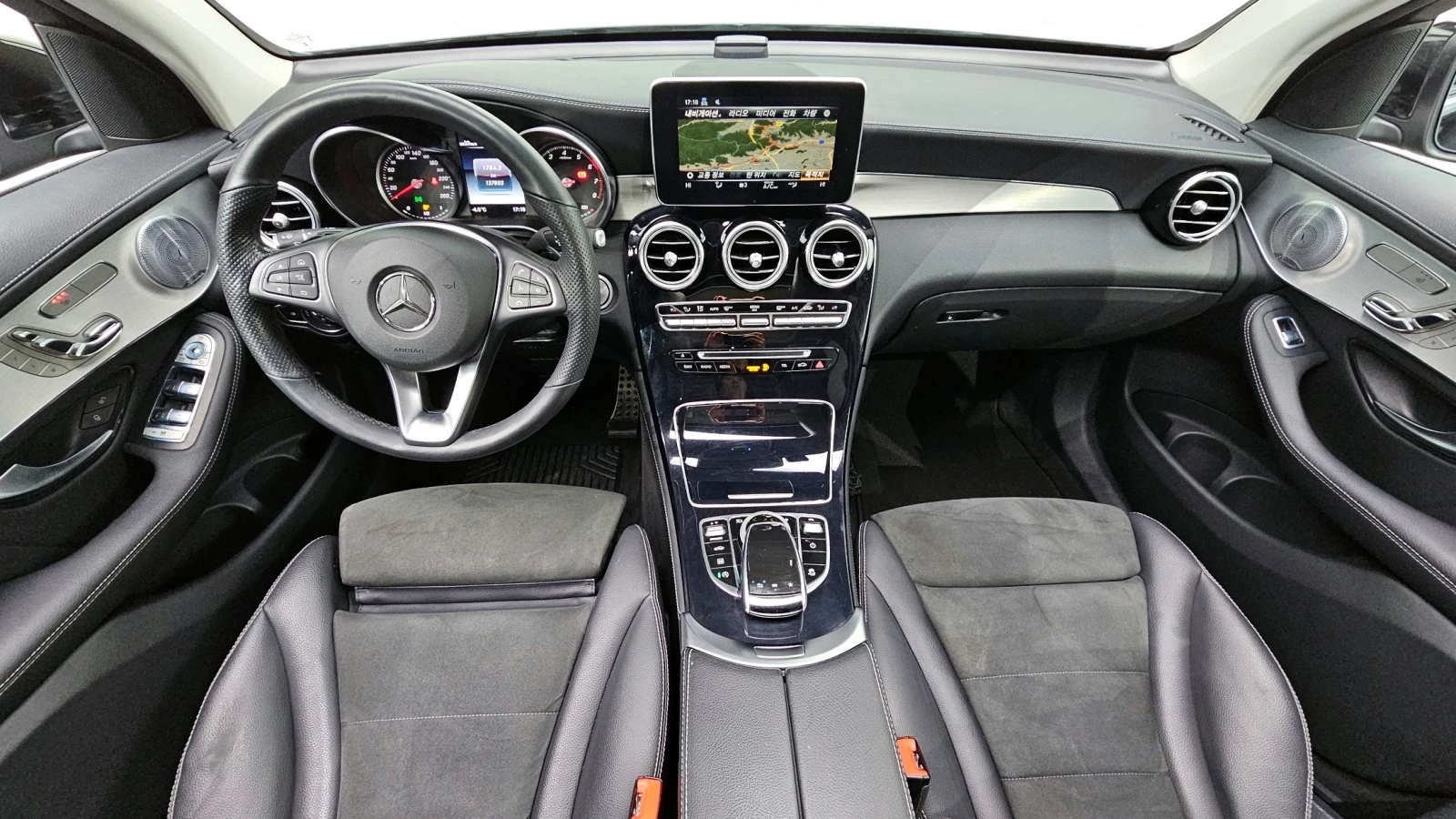 Mercedes-Benz GLC 300 GLC300 4MATIC AMG Line | HUD | 360  | ECS, снимка 7 - Автомобили и джипове - 56213055