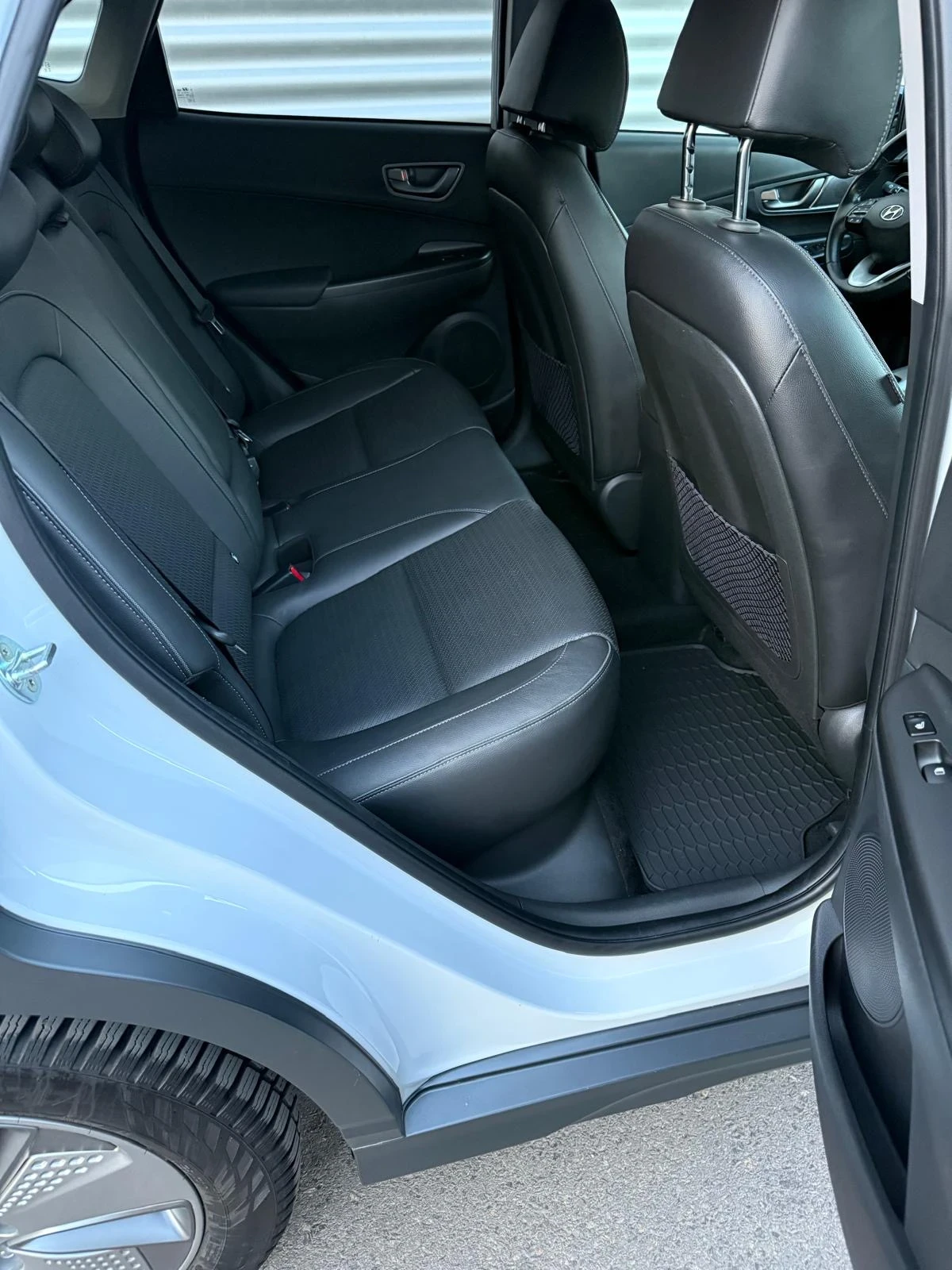 Hyundai Kona Premium+ Head-Up+ Key Less Go+ Car-play+ Кожа, снимка 8 - Автомобили и джипове - 56257761