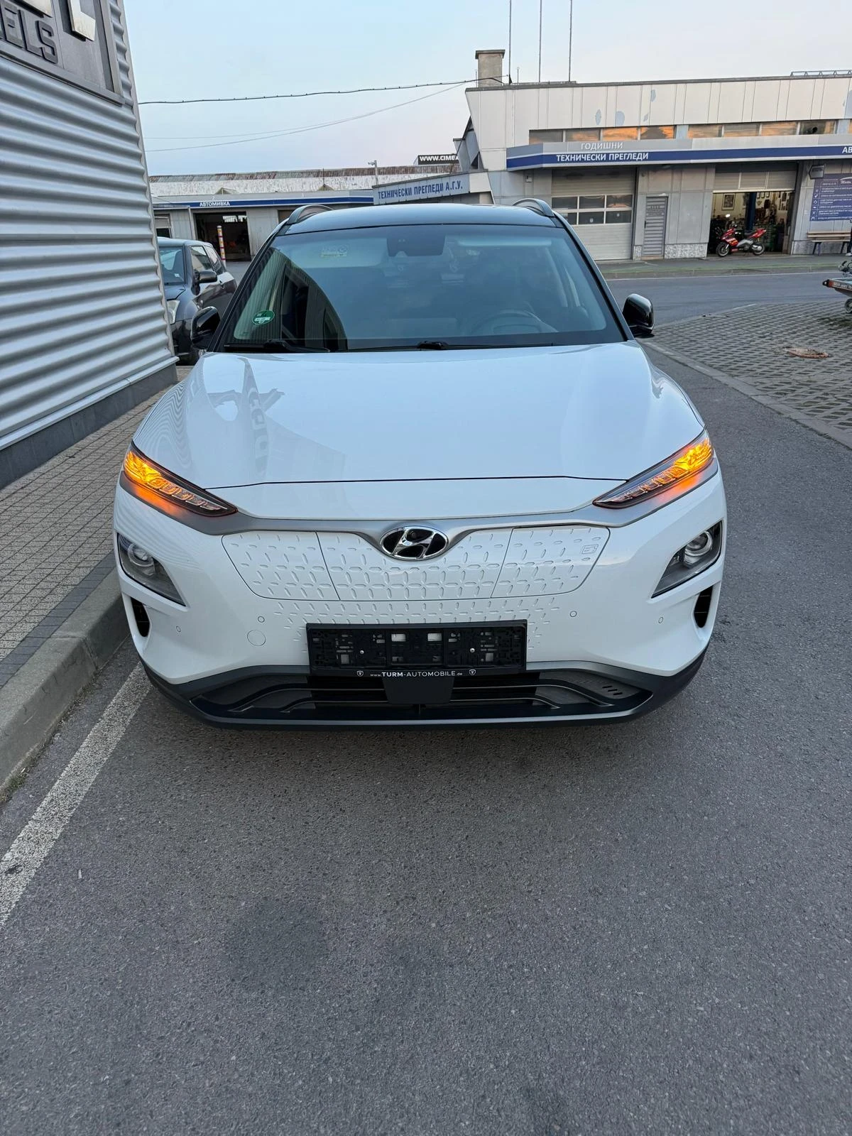 Hyundai Kona Premium+ Head-Up+ Key Less Go+ Car-play+ Кожа, снимка 5 - Автомобили и джипове - 56257761