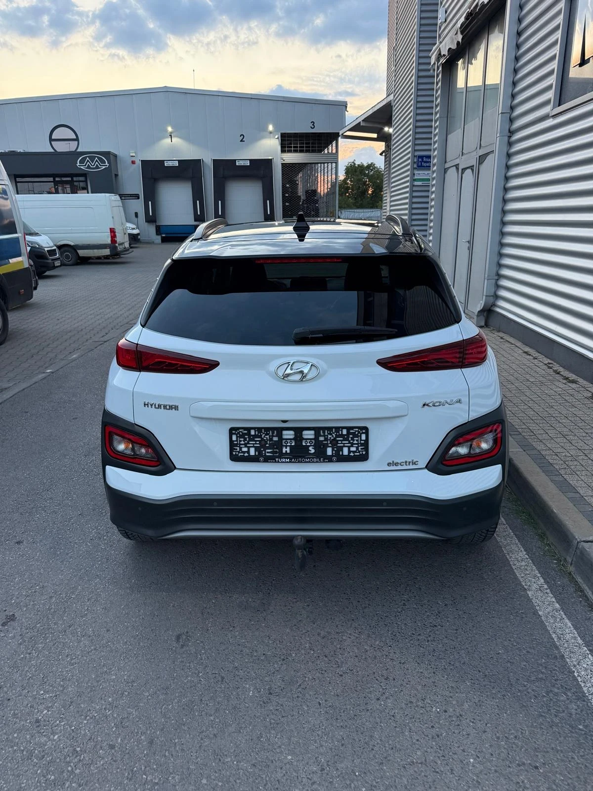 Hyundai Kona Premium+ Head-Up+ Key Less Go+ Car-play+ Кожа, снимка 3 - Автомобили и джипове - 56257761