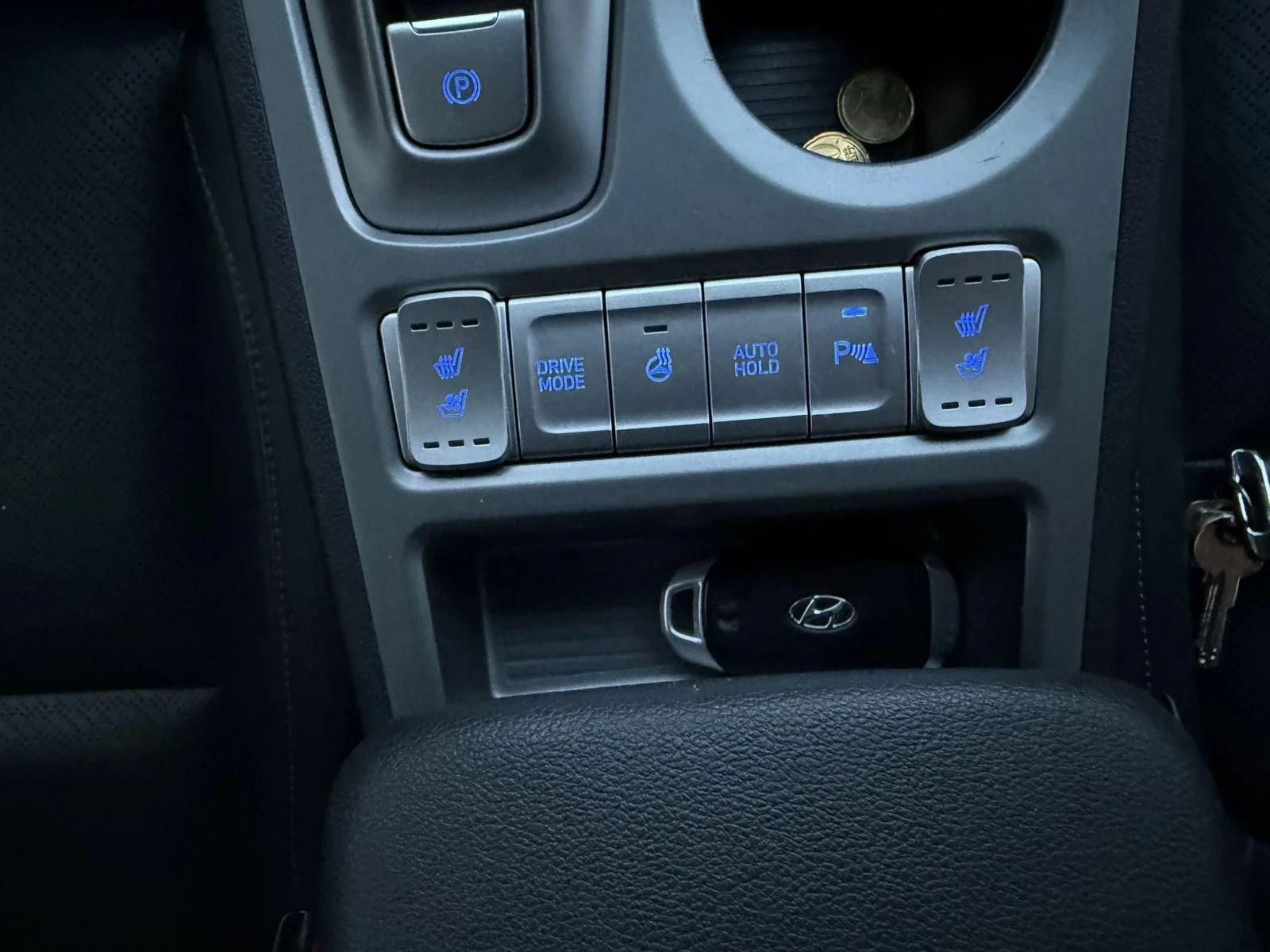 Hyundai Kona Premium+ Head-Up+ Key Less Go+ Car-play+ Кожа, снимка 13 - Автомобили и джипове - 56257761