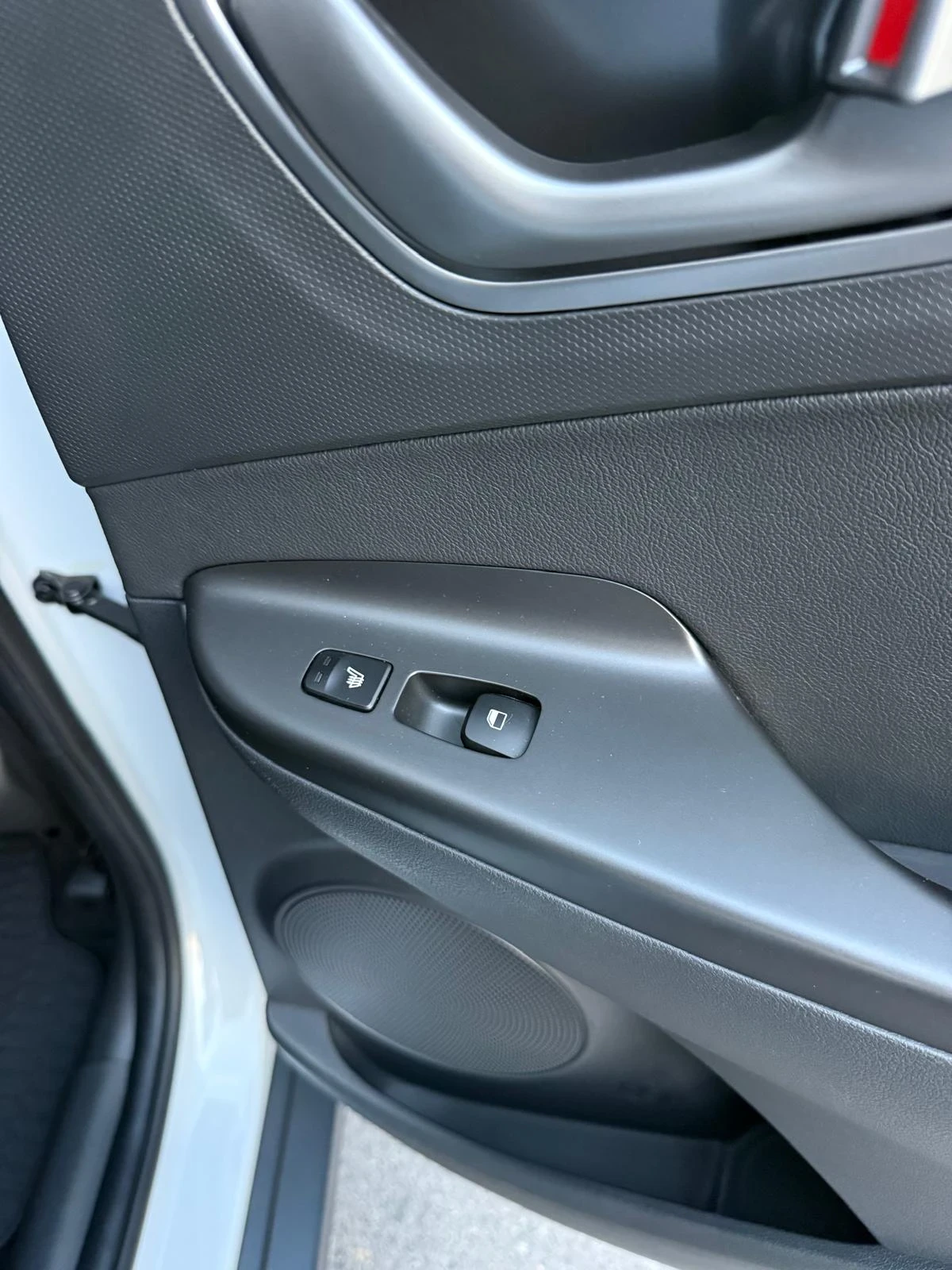 Hyundai Kona Premium+ Head-Up+ Key Less Go+ Car-play+ Кожа, снимка 12 - Автомобили и джипове - 56257761