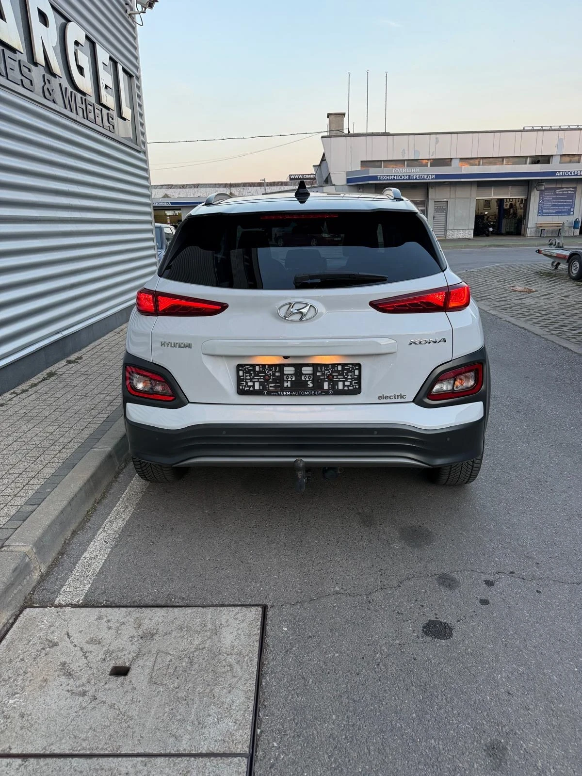 Hyundai Kona Premium+ Head-Up+ Key Less Go+ Car-play+ Кожа, снимка 6 - Автомобили и джипове - 56257761