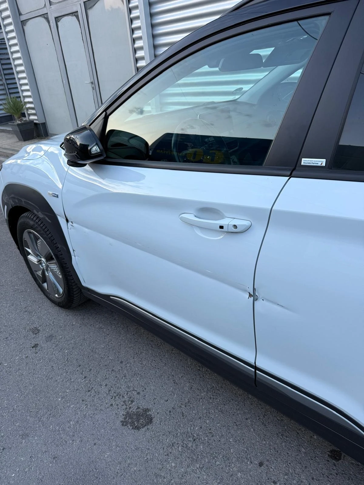 Hyundai Kona Premium+ Head-Up+ Key Less Go+ Car-play+ Кожа, снимка 2 - Автомобили и джипове - 56257761
