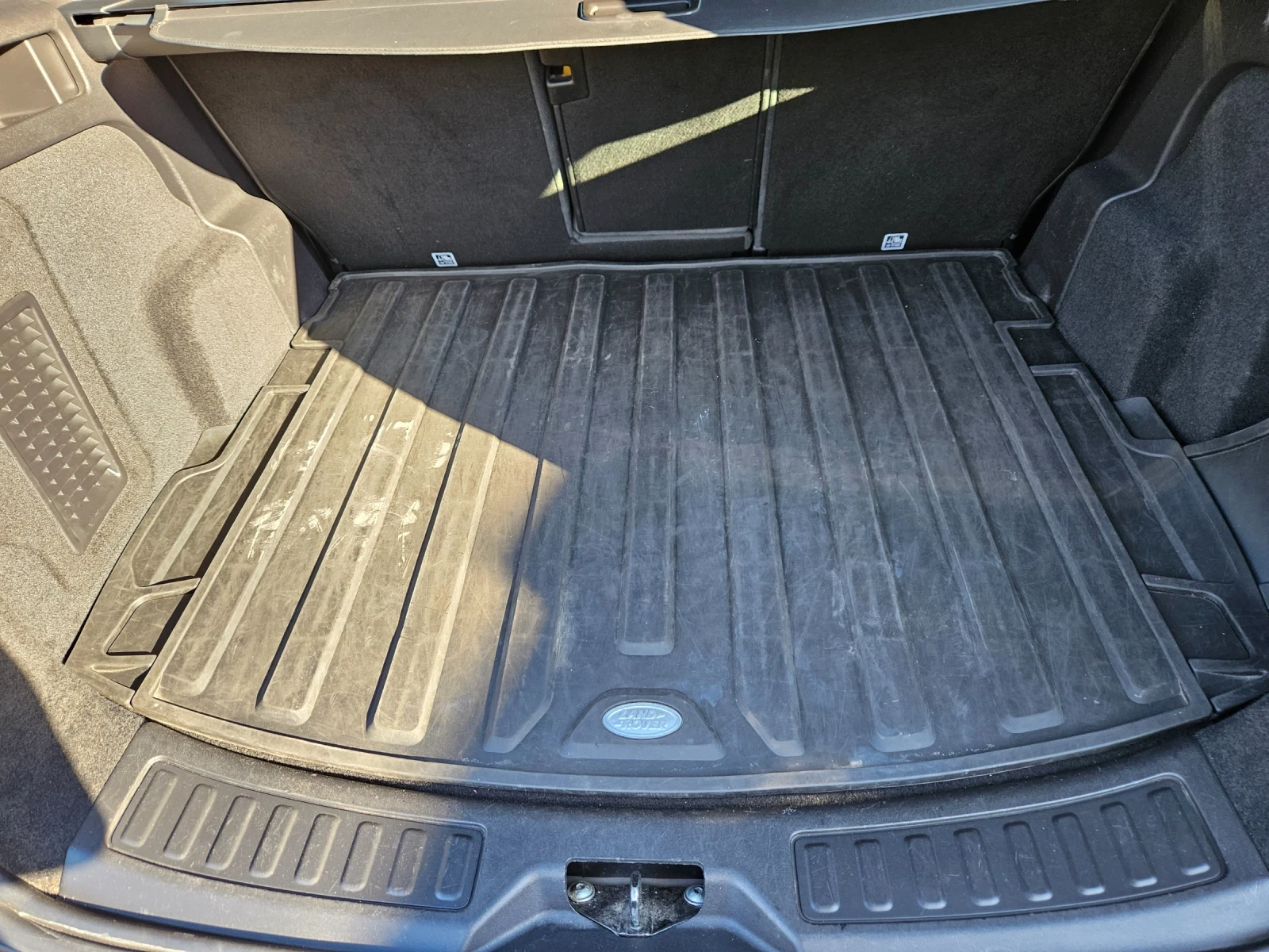 Land Rover Discovery Sport, снимка 8 - Автомобили и джипове - 56394399