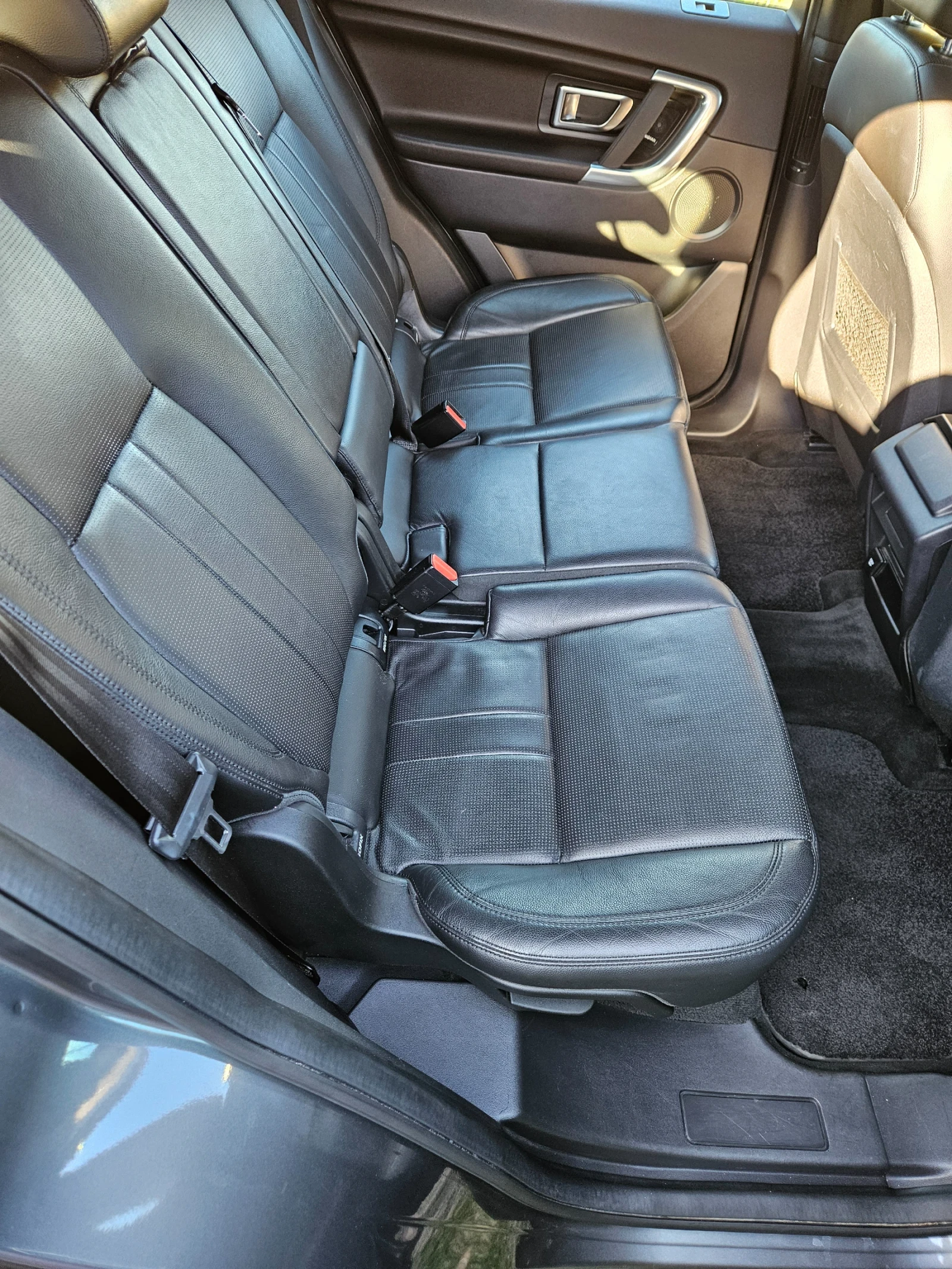 Land Rover Discovery Sport, снимка 10 - Автомобили и джипове - 56394399