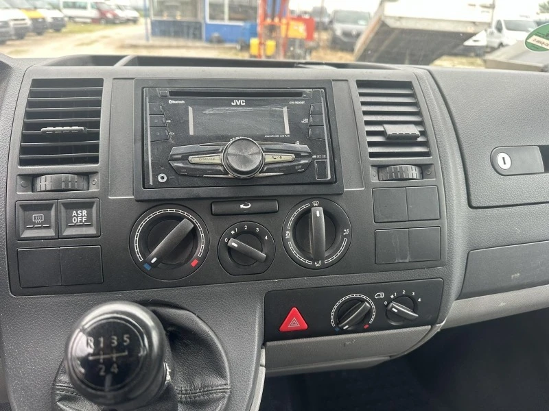 VW T5, снимка 13 - Бусове и автобуси - 45716433