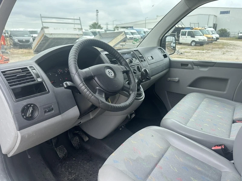 VW T5, снимка 12 - Бусове и автобуси - 45716433