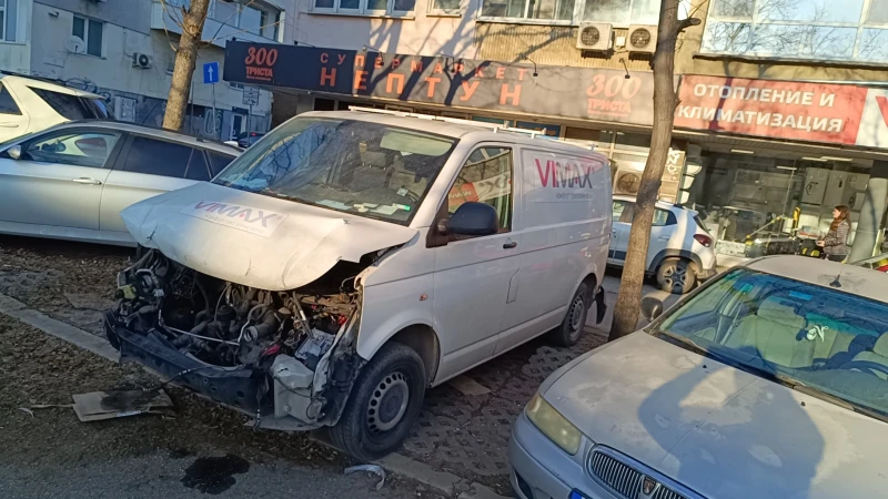 VW Transporter, снимка 1 - Бусове и автобуси - 48798826