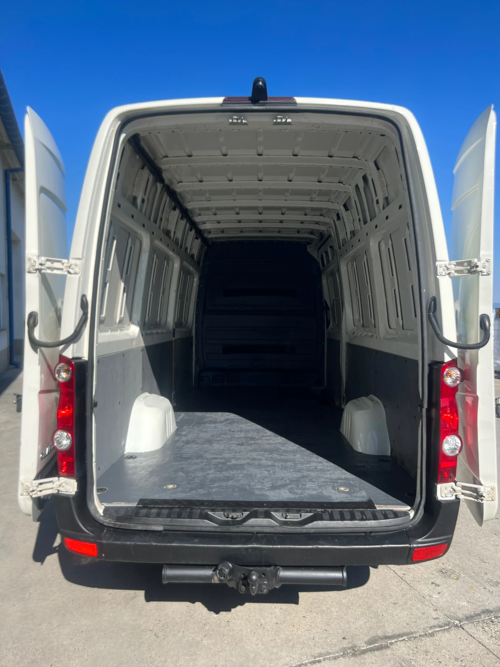 VW Crafter Макси база / 2.5TDI-136к.с / Климатроник - изображение 6