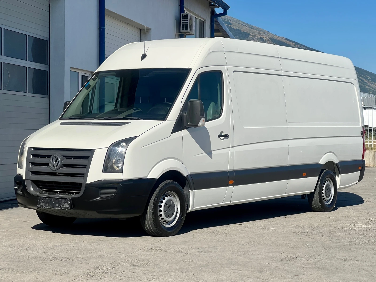 VW Crafter Макси база / 2.5TDI-136к.с / Климатроник - изображение 2