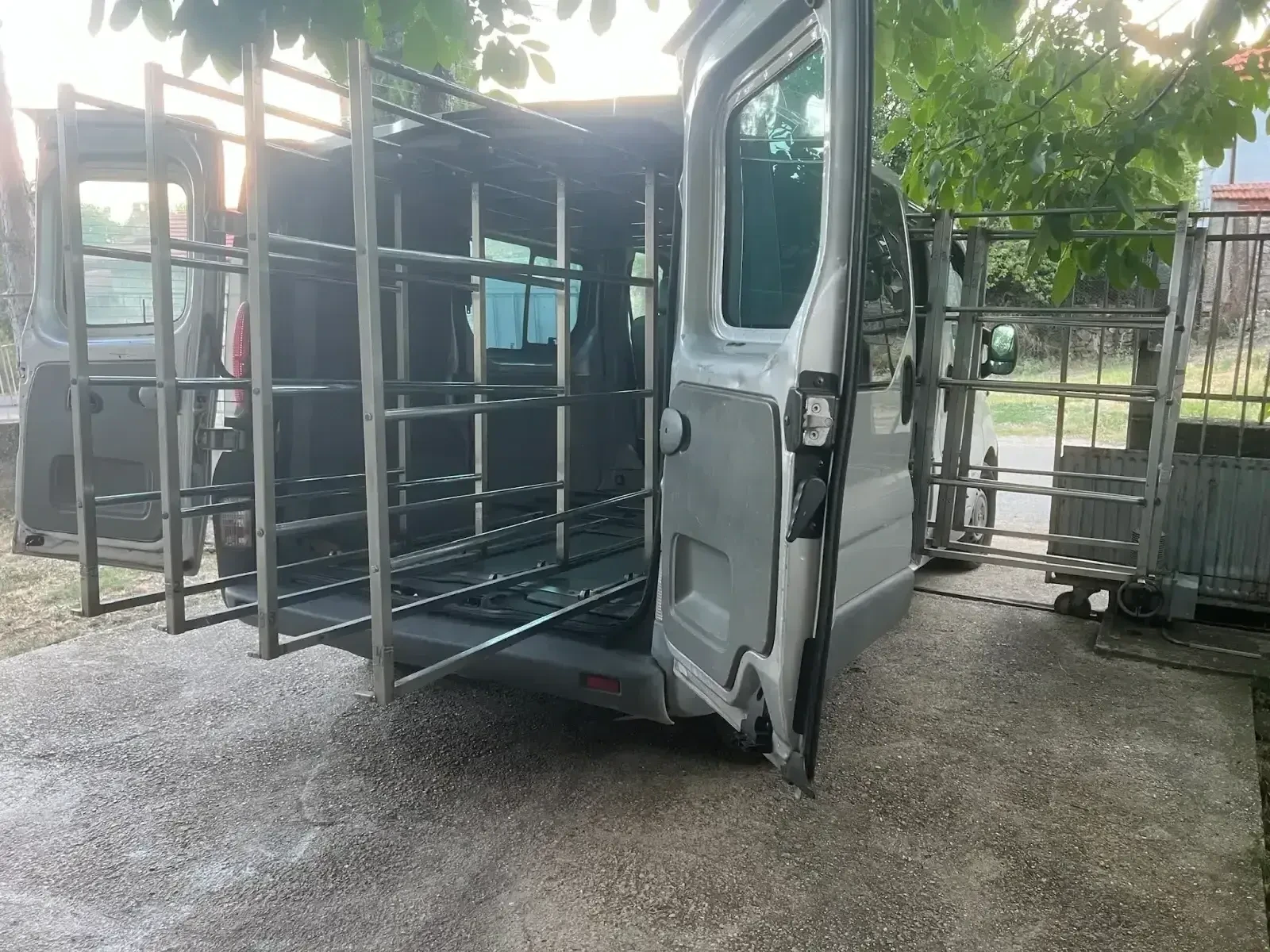 Opel Vivaro Разносна Търговия Оборудване за Бус