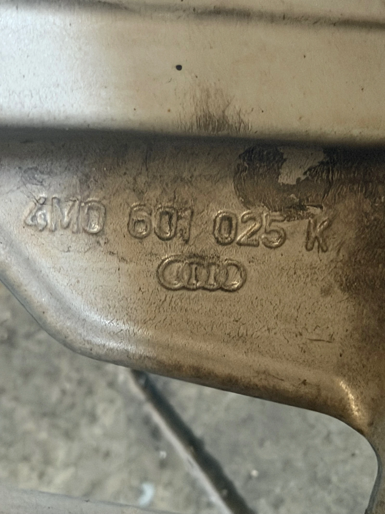 Джанти за Audi, снимка 6 - Гуми и джанти - 54245160