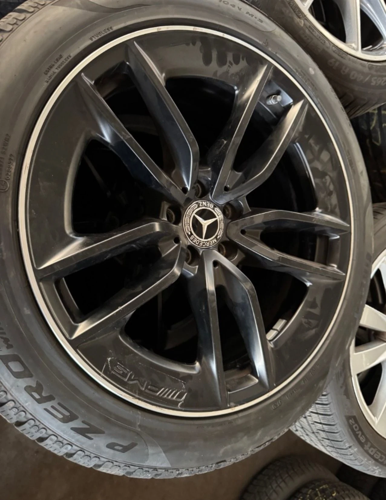 Гуми с джанти Pirelli 285/40R19