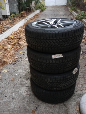 Гуми с джанти Pirelli 245/45R19, снимка 2 - Гуми и джанти - 47714396