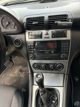 Mercedes-Benz C 200, снимка 11
