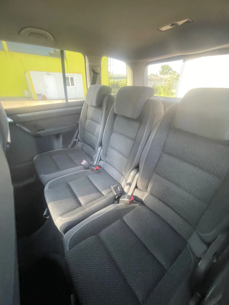 VW Touran, снимка 11 - Автомобили и джипове - 46519607