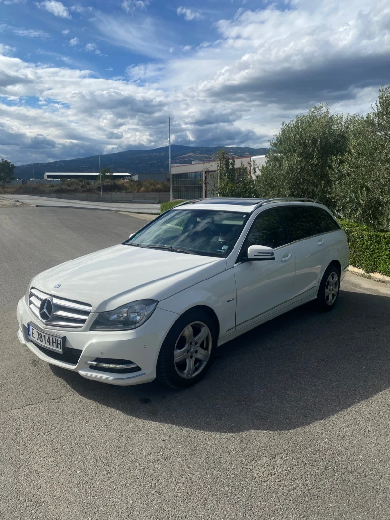 Mercedes-Benz C 200 7G Tronic/Pano, снимка 3 - Автомобили и джипове - 47248403