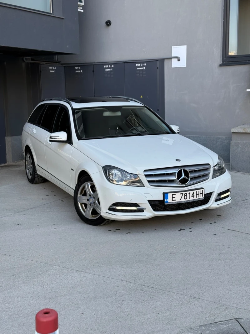 Mercedes-Benz C 200 7G Tronic/Pano, снимка 3 - Автомобили и джипове - 47248403