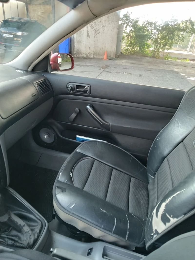 VW Golf 1.4 i, снимка 9 - Автомобили и джипове - 48105776