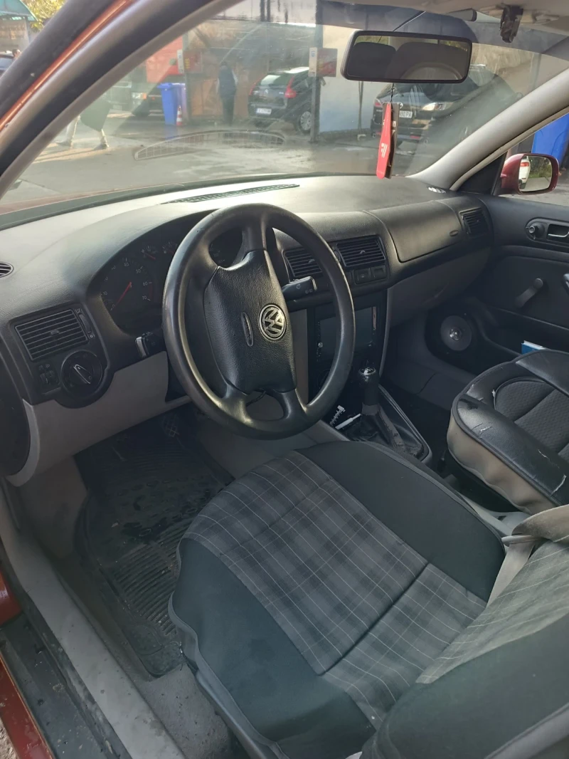 VW Golf 1.4 i, снимка 8 - Автомобили и джипове - 48105776