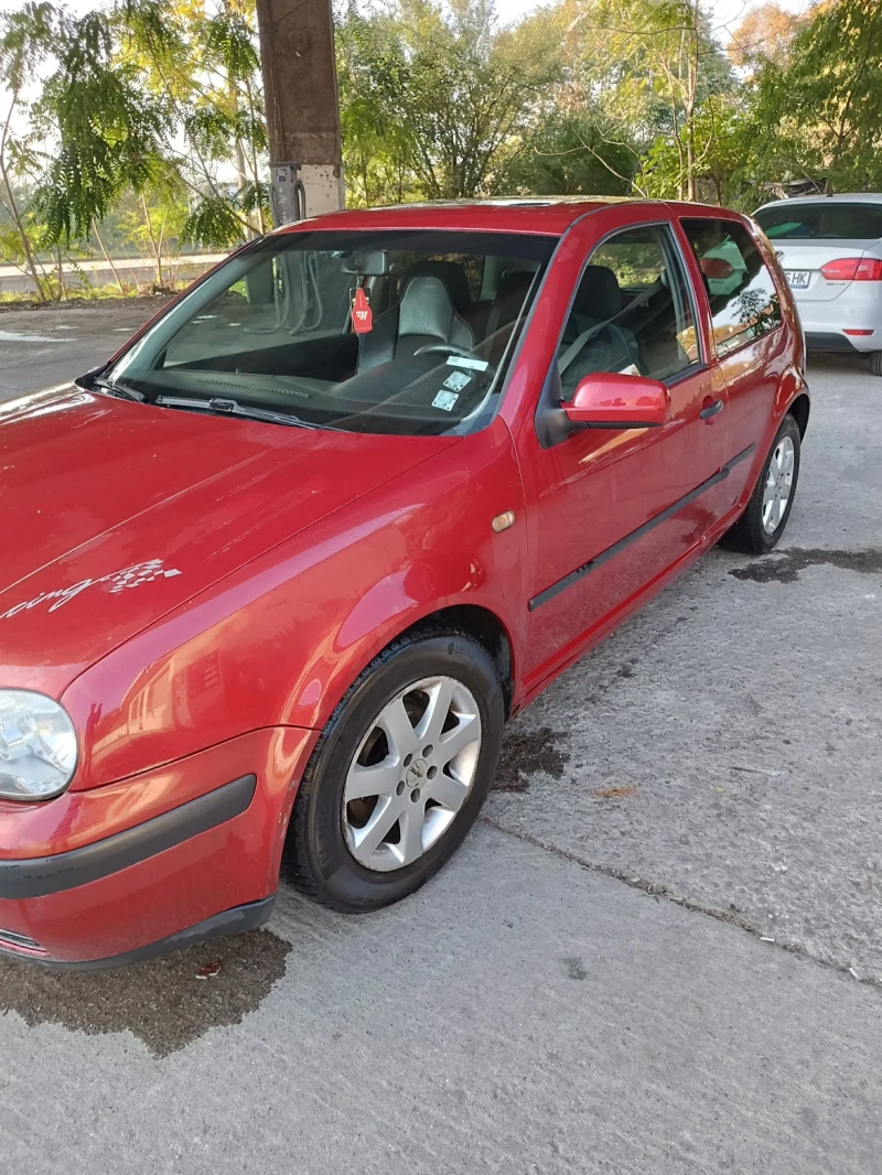 VW Golf 1.4 i, снимка 2 - Автомобили и джипове - 48105776